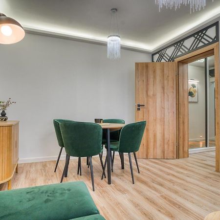 City Chic Retreat: Newly Renovated 1Br Apartment Bucharest Exterior photo