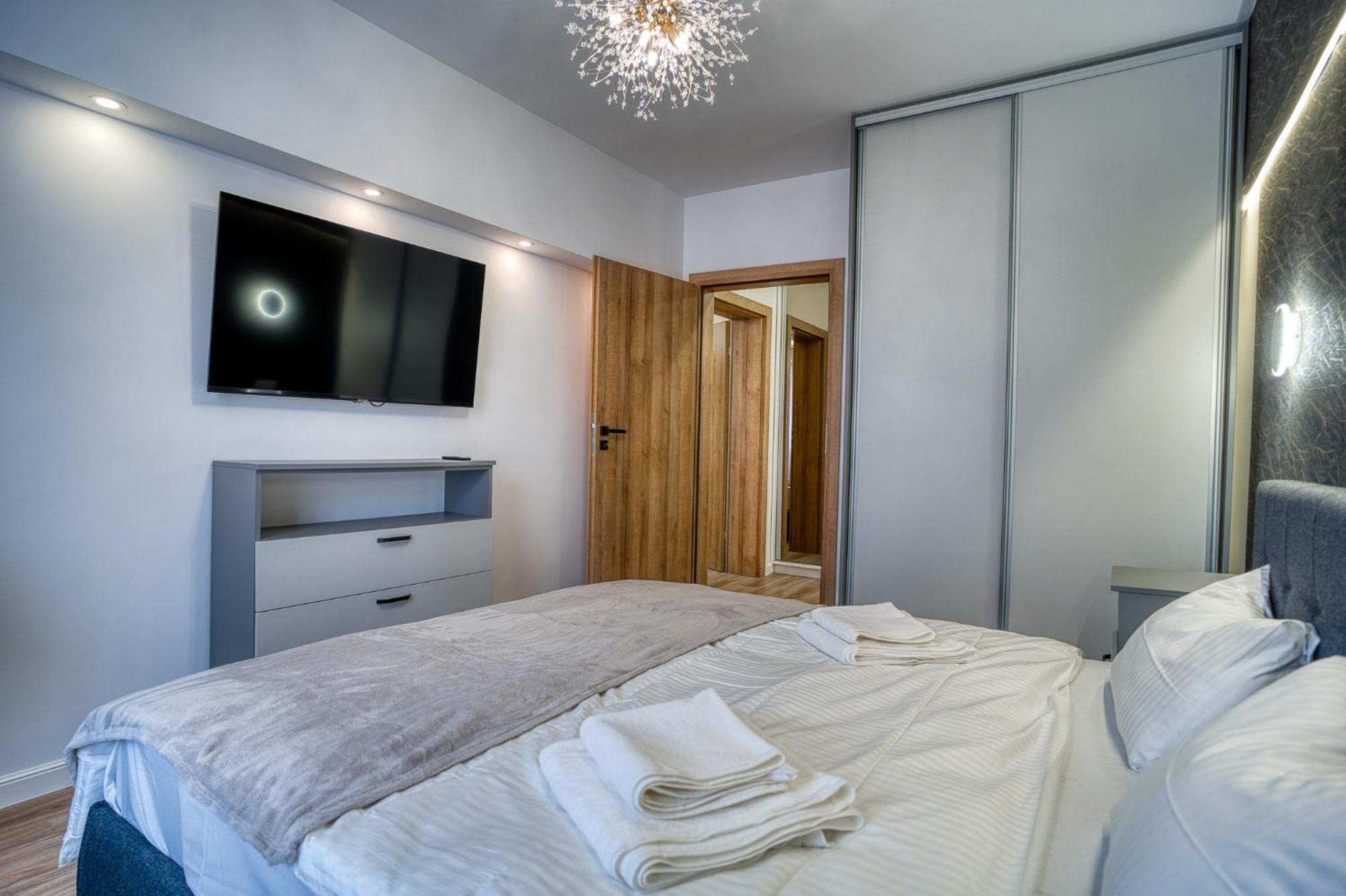 City Chic Retreat: Newly Renovated 1Br Apartment Bucharest Exterior photo