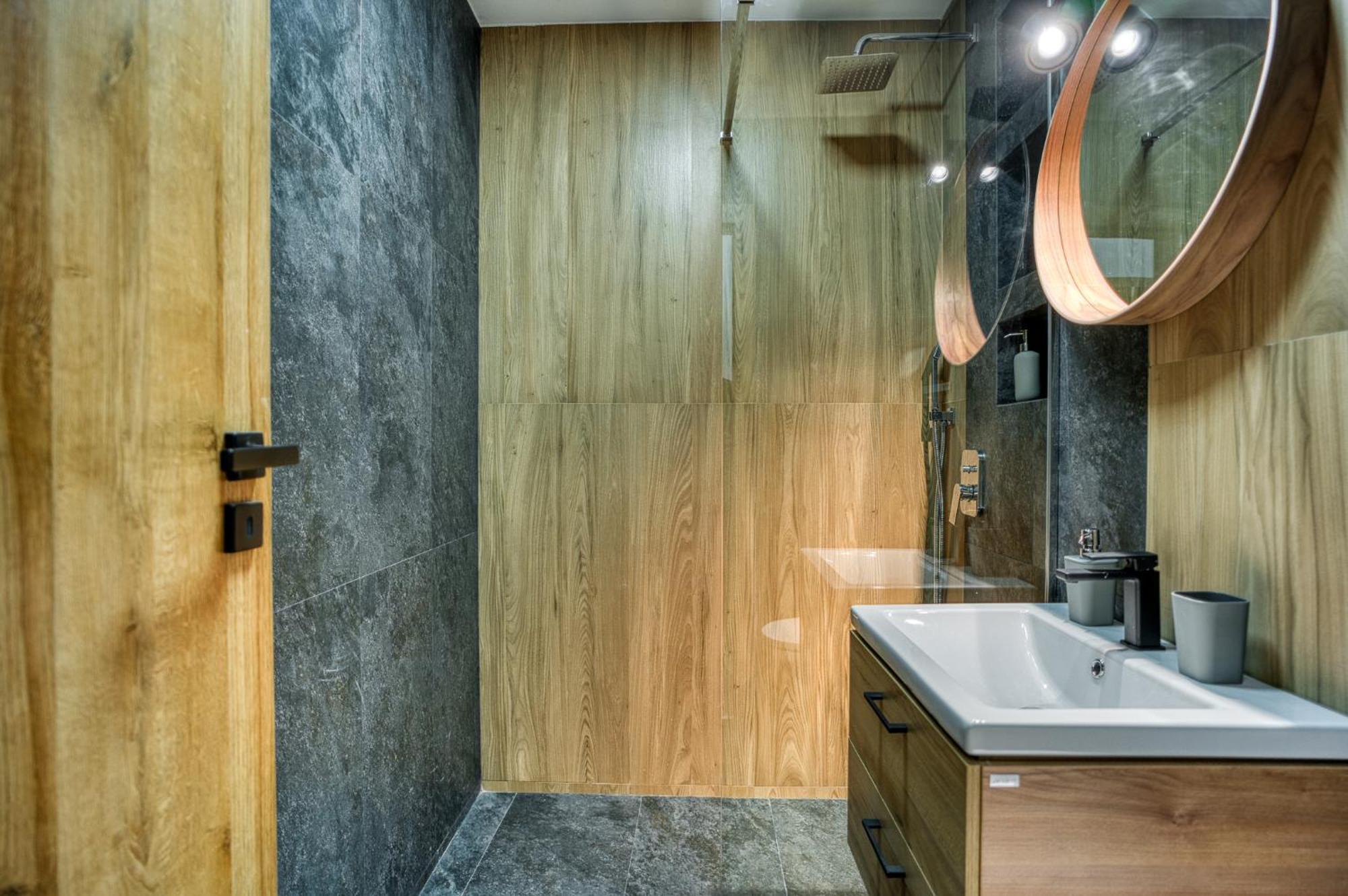 City Chic Retreat: Newly Renovated 1Br Apartment Bucharest Exterior photo